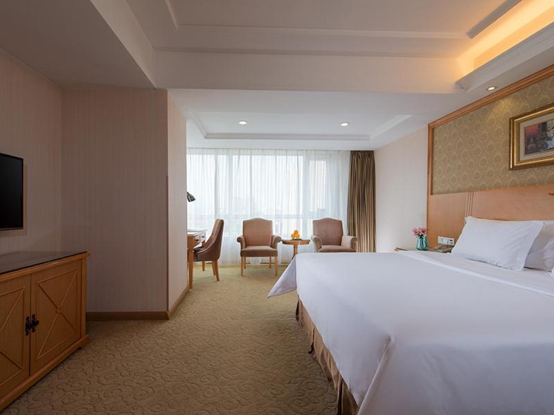 Vienna International Hotel Shenyang Railway Station Bagian luar foto